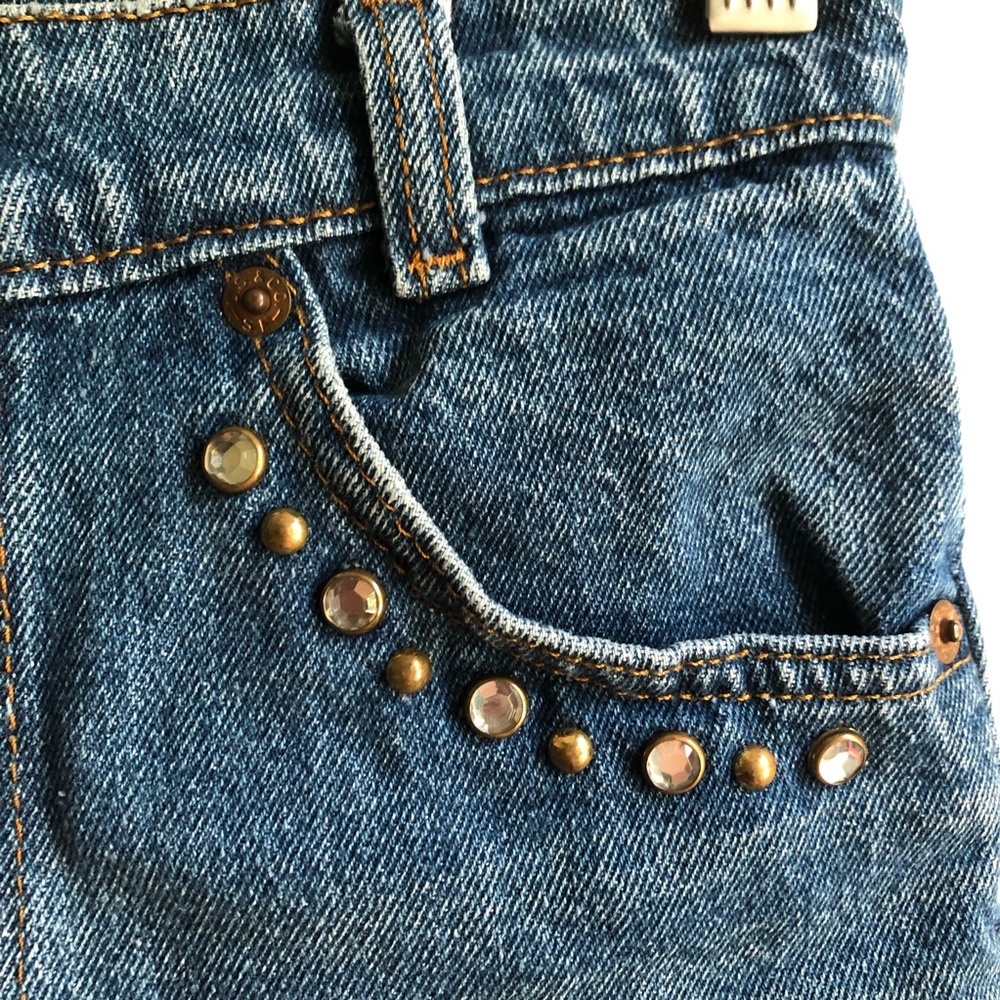 Vintage 90s Levi’s rhinestone embellished distressed denim shorts - Picture 2 of 10